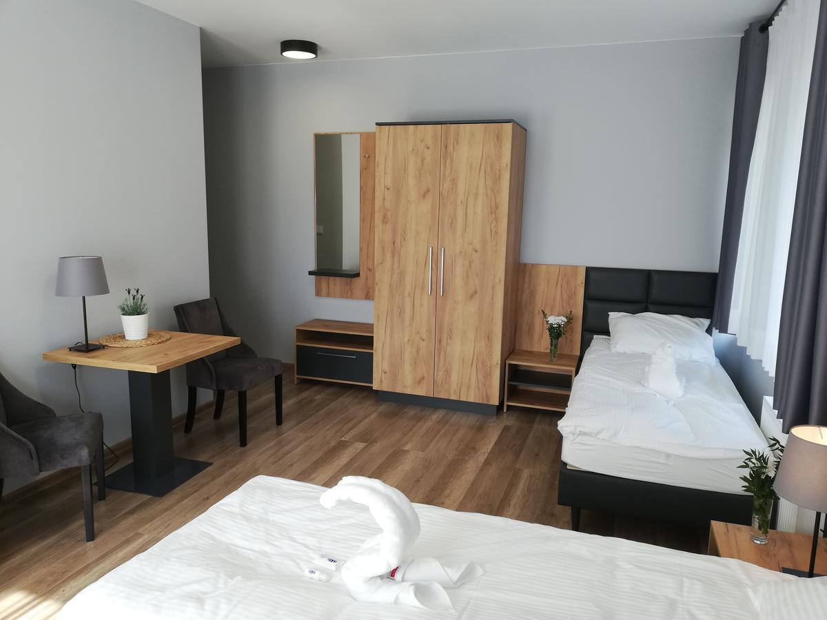 Hotel Jurajska Przystan Jastrząb Exteriér fotografie